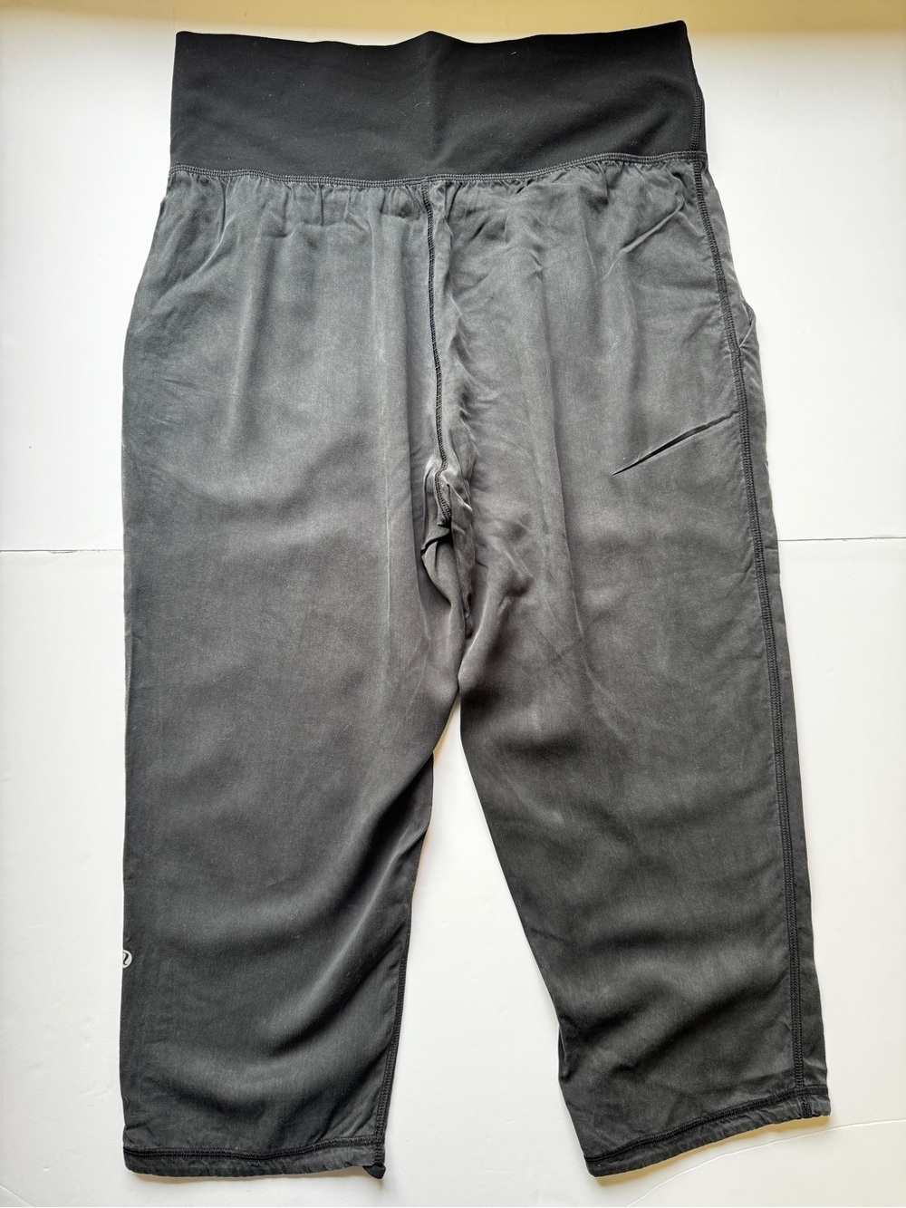 Lululemon Post Power Crop Black Pants Drop Crotch Joggers Trousers Sz 8 - Picture 16 of 16